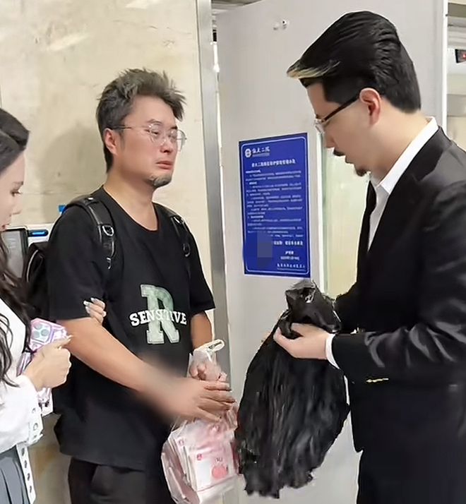 网红为燃气爆炸烧伤妈妈捐款30万，爱心与责任的体现