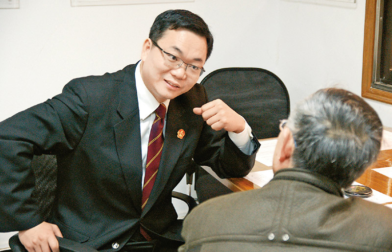 吴邦国同志生平照片，高科技时代的新时代典范风采