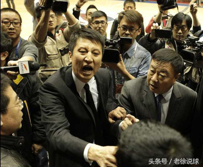 辽宁舰航母编队参与围岛演习