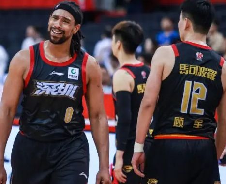 萨林杰24+17助力北控击败广州，四连败背后的篮球风云时刻