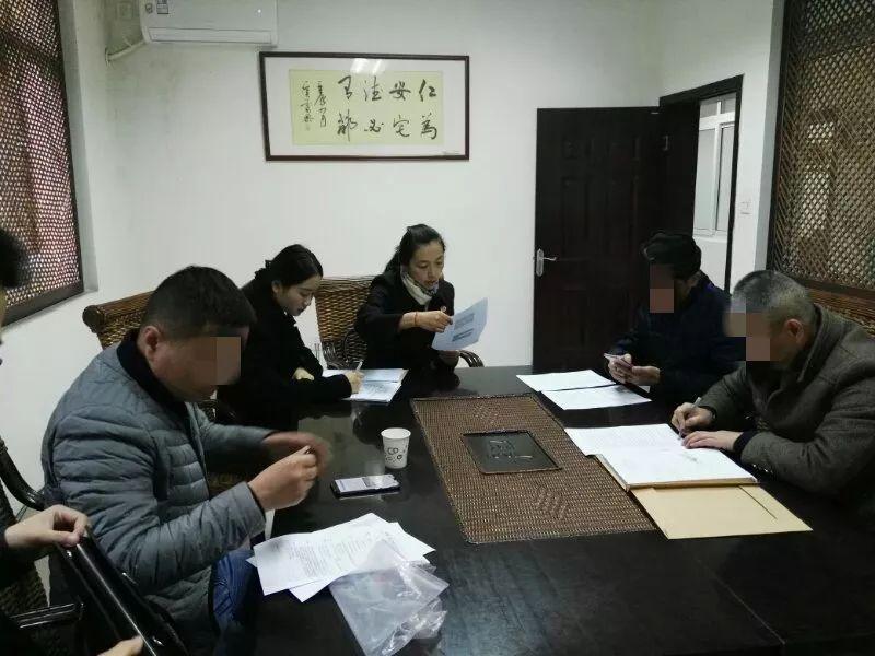 法官下班骑车摔伤引热议，意外友情与工伤认定的边界