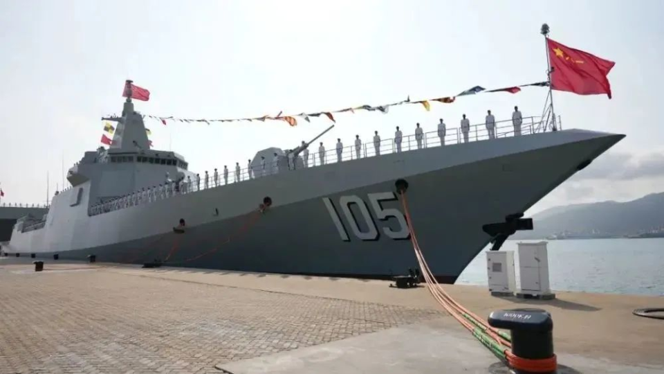 解放军开展演习 舰机多向抵近台岛,解放军演习之旅，探索和平之岛的宁静魅力