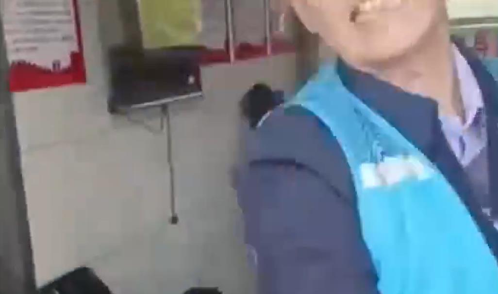 男子公厕遭遇驱赶背后的力量变迁与自信塑造之路