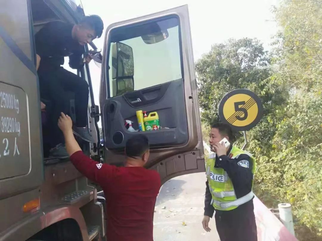医学奇迹与社会反响，男孩遭货车碾压后被医生成功救治的奇迹故事探讨