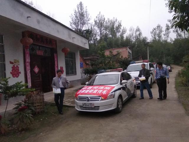 余华英囚车进入法院，引人深思的司法案例展露真相
