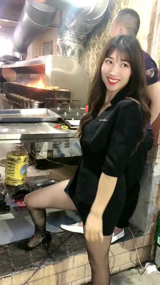 烧烤店老板娘