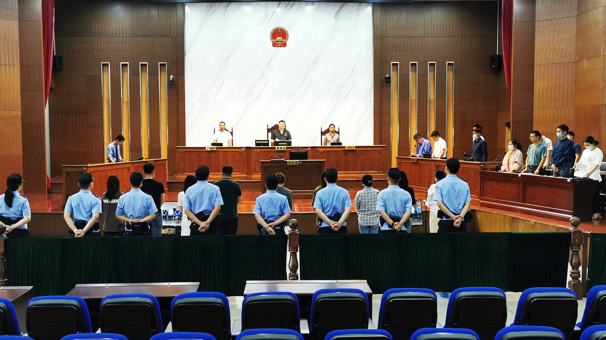 两名内鬼倒卖柴油被判刑，警钟长鸣，行业内外警示深刻