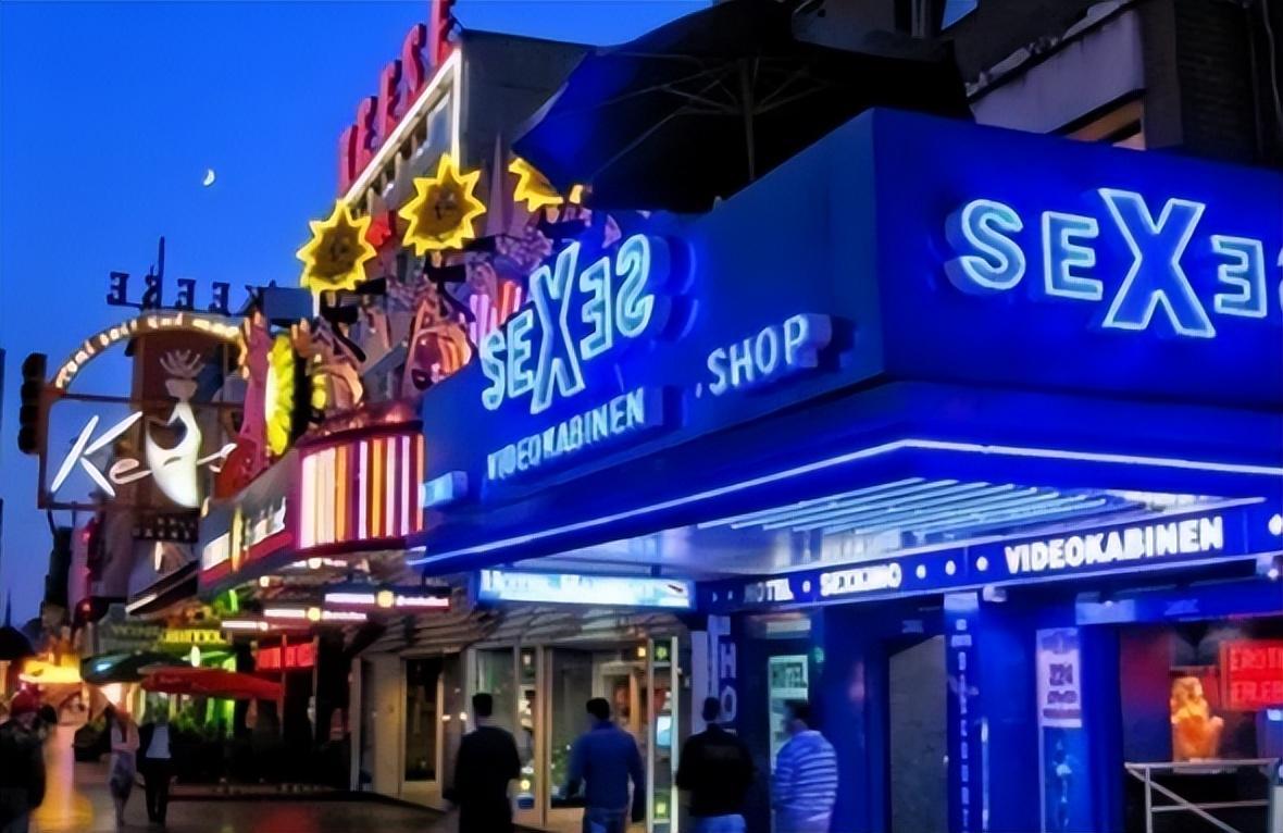 巷弄魅力揭秘，探索隐藏在街巷中的特色小店