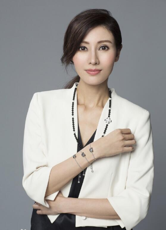 高圆圆最新动态揭秘，一步步教你如何获取最新消息