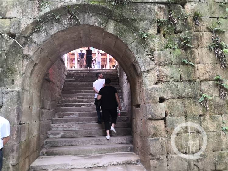 寻甸地震最新动态与小巷独特小店背后的故事揭秘
