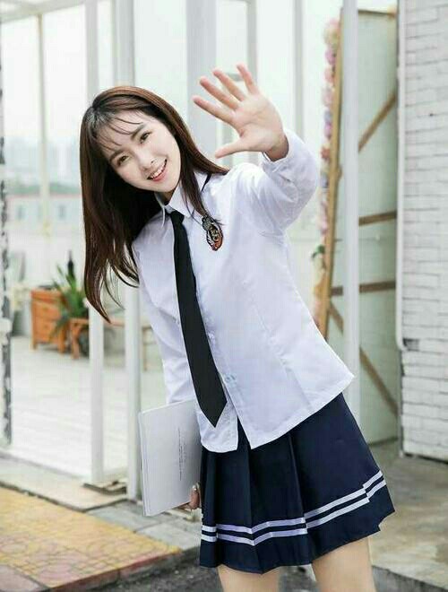 最新女校服选购指南，一步步教你挑选合适的学生校服