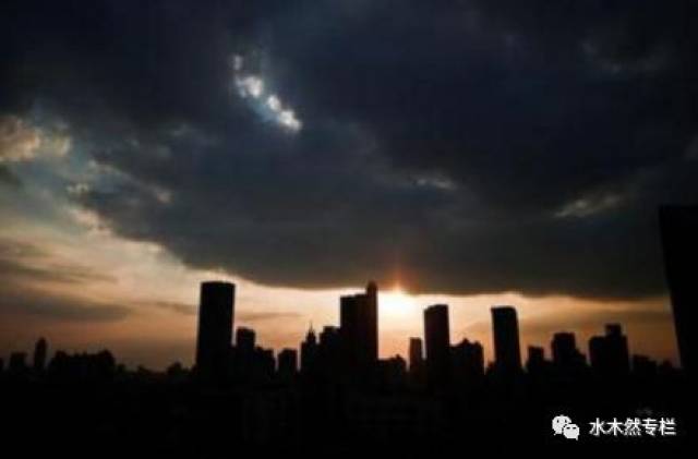 个最新崩盘,个最新崩盘？不，我们是奔向自然美景的旅行家！