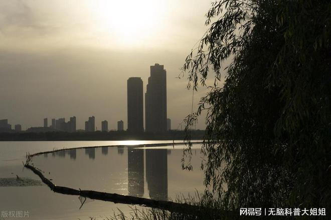 水淹视频最新,水淹视频最新，背景、重要事件、影响与时代地位
