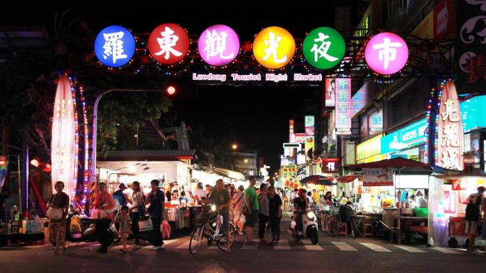 北京夜市繁华再现，美食与文化交汇的夜之盛宴