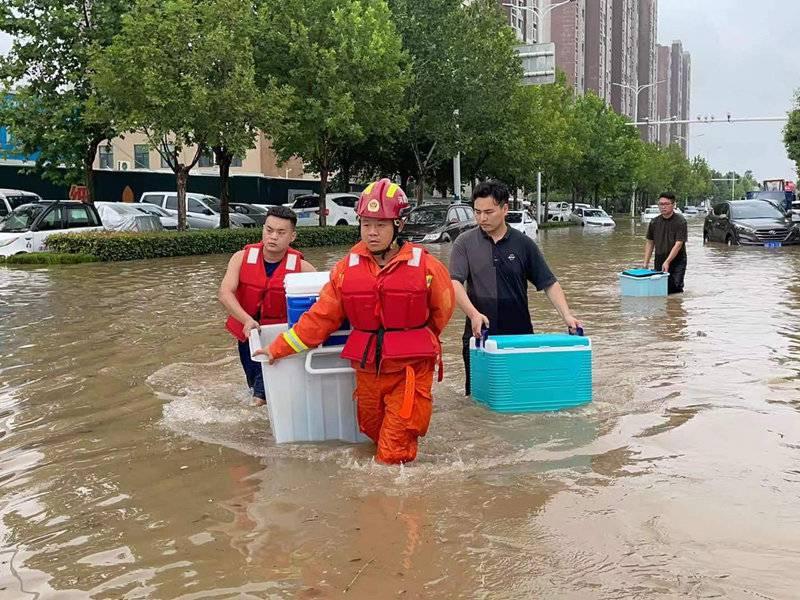 成都暴雨引发多方观点分析与个人立场阐述