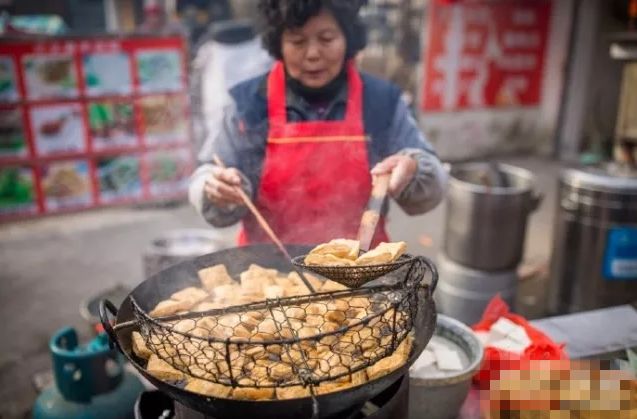 国际肺炎最新消息下的隐秘小巷美食探索之旅