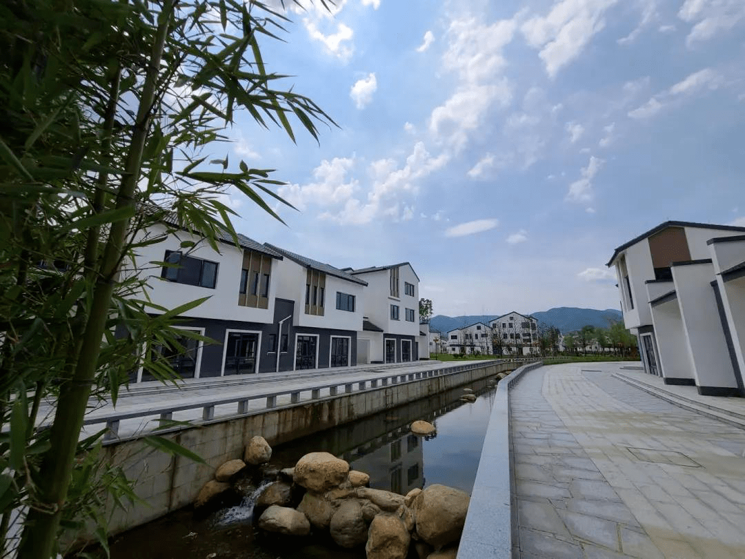 蓬莱蓬建梁平最新动态，梁上友情与家的温馨传递