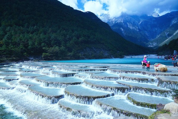 蓝月谷最新探索，自然之美与旅游新热点揭秘
