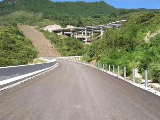 东兰高速智能化建设的最新进展及其利与弊分析
