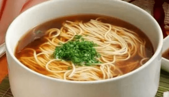 阳春面的现代风尚，传统美食的新解读