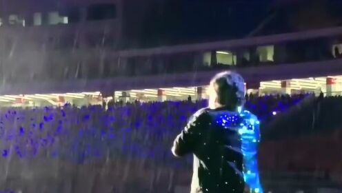 淋雨最新歌曲，雨中交响曲的盛宴