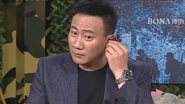 电影演员陈强，小巷中的美食探险之旅