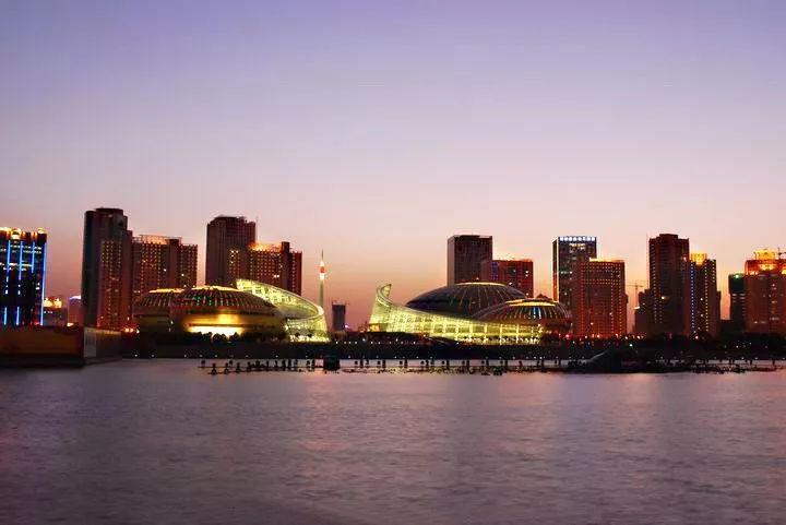 五菱荣光最新，轻松探索自然美景的旅程