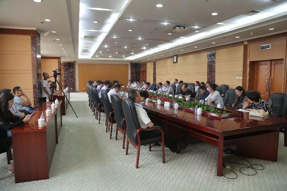 中科信息日常，科技与情感的温馨交汇点